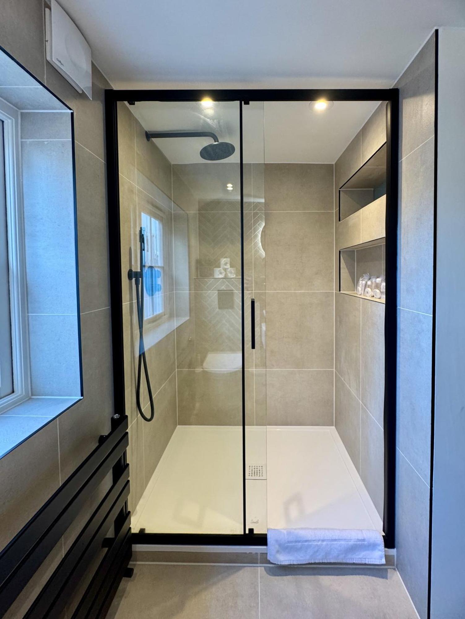 Beautiful One Bedroom Apartment In Soho 런던 외부 사진